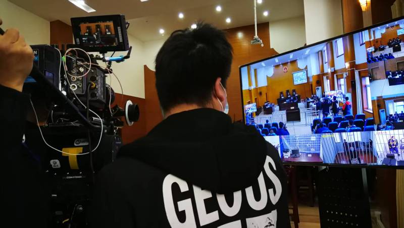 AI生成VS人工创意——屯留县广告片拍摄公司的技术浪漫主义实践